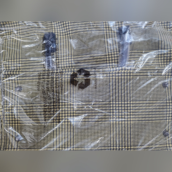 LuLu Dharma Bag Yellow Plaid Frasier Weekender New with Tags - Picture 3 of 6